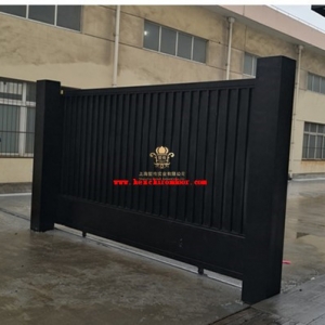 上海金山工厂5米宽电动平移铁大门完成照片