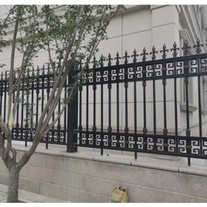 别墅庭院铝艺围栏院子铝艺护栏样式8